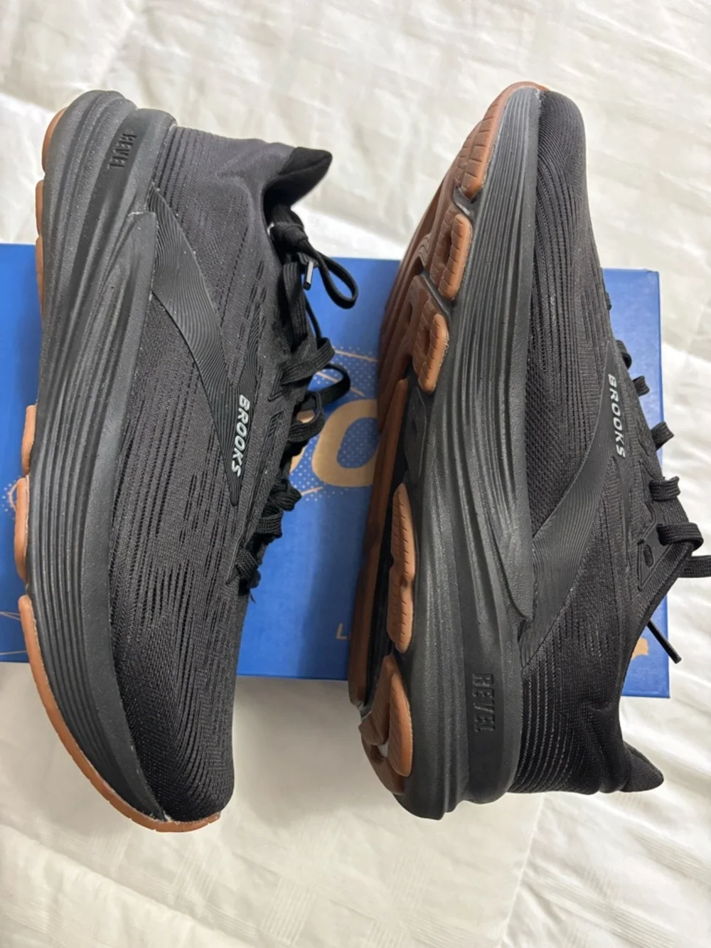 NEW Brooks all Black women size 7 - Picture 4 of 7